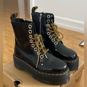 BRAND NEW Dr. Martens Jadon Max Boots